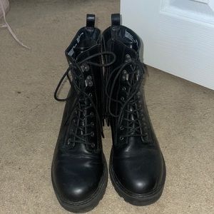 Combat boots